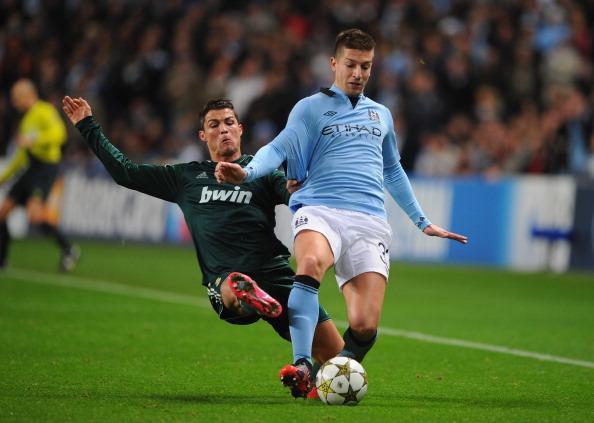 连续支持球队86年的皇家社会1号会员去世，享年96岁（陪伴皇家社会86年的1号会员逝世，享年96岁）