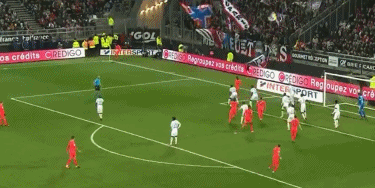 皇马主场0比2塞尔塔，心态失衡红牌左右赛果，三大进攻利器哑火