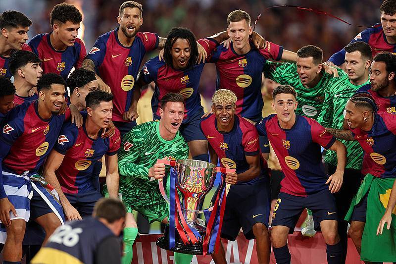 库蒂尼奥身价下降到350万欧，巅峰身价1.5亿，本赛季52场11球（库蒂尼奥从1.5亿跌至350万欧：本季52场打入11球）