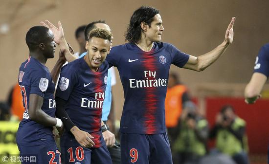 都体：DV9肌肉不适但伤情不重，保险起见周末联赛会替补（据都体报道，DV9肌肉略有不适但无大碍，周末联赛将以替补身份出场）