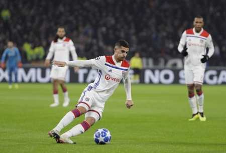 官方：今夏加盟维拉的19岁后卫厄兹詹租借加盟安德莱赫特（官宣：阿斯顿维拉今夏引进的19岁后卫厄兹詹租借加盟安德莱赫特）