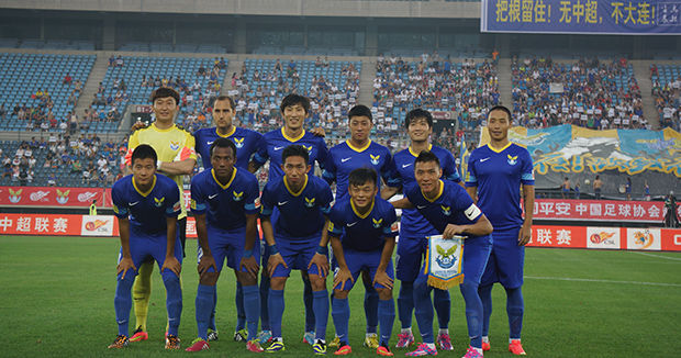 《在场外》视频栏目｜对话辽宁铁人：家乡、平常心和关于中超的明天（《在场外》对谈辽宁铁人：家乡情、平常心与中超的未来）