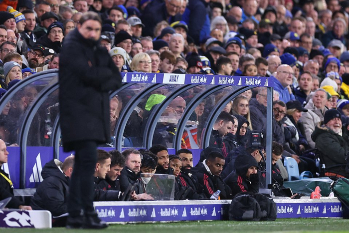 12月13日NBA看点：库里复出战群狼，老鹰、活塞强强对话（12月13日NBA前瞻：库里归来迎战森林狼，老鹰与活塞上演焦点之战）