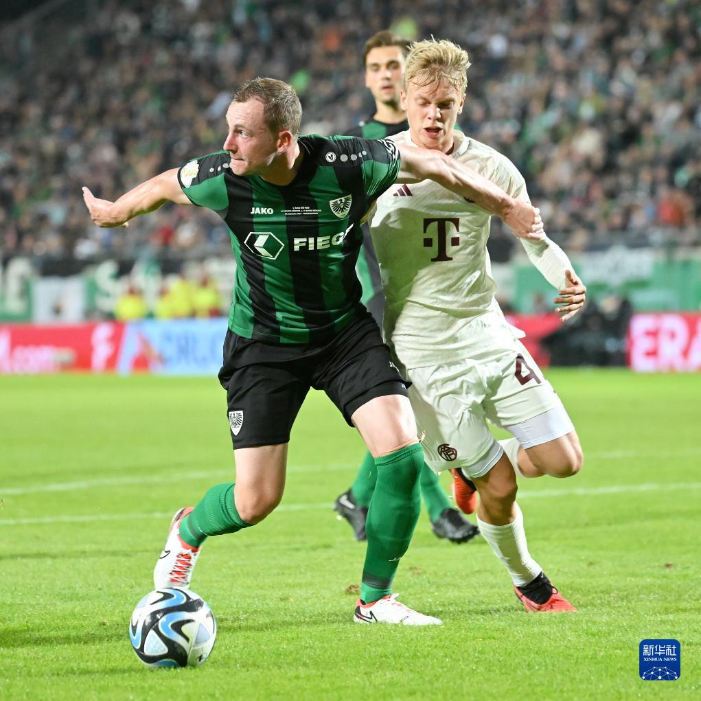 媒体人：不解老弗爷为何这么能忍维尼修斯，他对C罗都没这样（媒体人质疑：弗洛伦蒂诺为何对维尼修斯格外宽容，连对C罗都未如此）