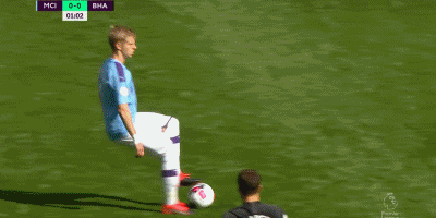 哈登率快船在常规赛中单挑魔术，连续4场得分超28分，但球队仍落后较大。