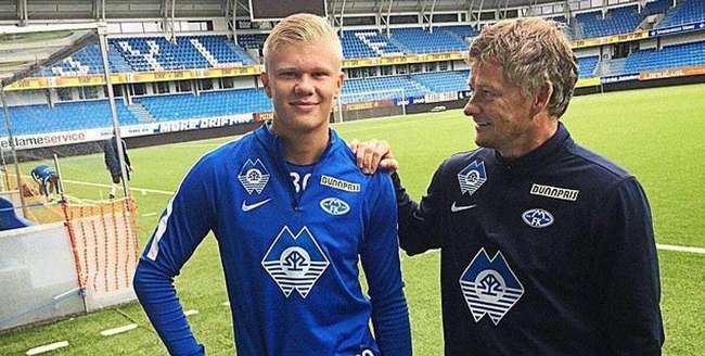 意媒：黄潜考虑买断那不勒斯租将拉法-马林，皇马握有回购权（意媒：比利亚雷亚尔拟买断那不勒斯租借的拉法-马林，皇马仍握回购条款）