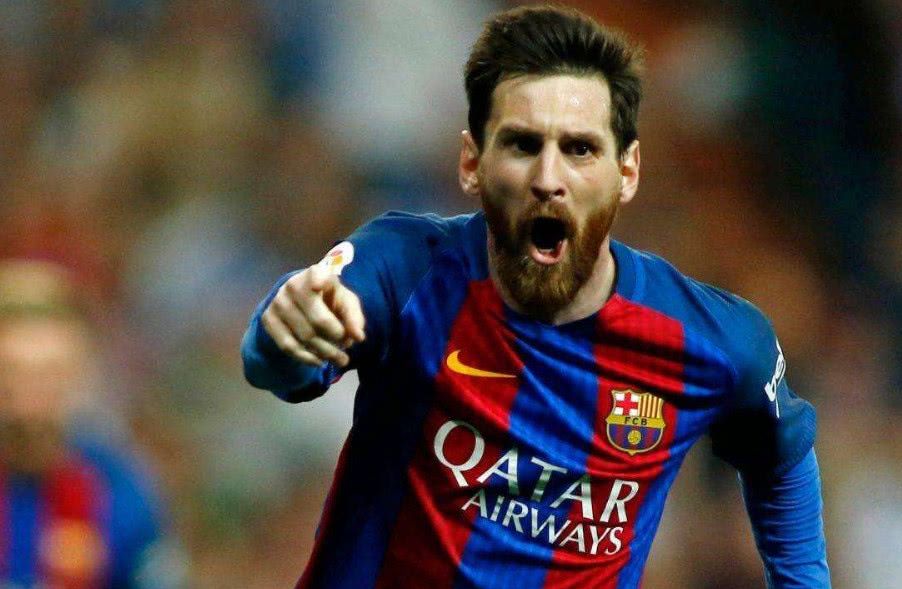 内马尔从中场跑回禁区开门球，结果队友直接开大脚让他无语（内马尔自中场折返准备主罚球门球，队友却一脚大脚解围令其无语）