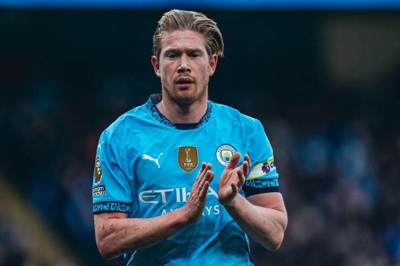 三连败！利物浦1-4埃因霍温，范戴克送点，德里乌赫双响（利物浦三连败：1-4负于埃因霍温，范戴克献点，德里乌赫梅开二度）