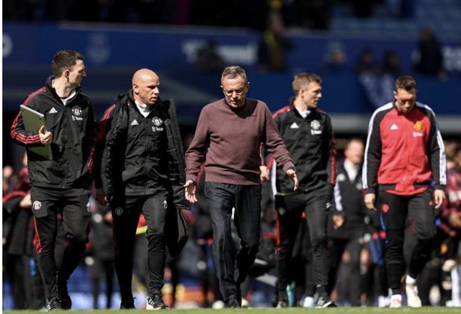 曼纳：冬窗是一个机会，中场是我们的引援关注重点（曼纳称冬窗是良机，中场将成引援重心）