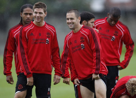 皮克：从纸面上看，法国是明年世界杯上最好的球队（皮克：论纸面实力，法国堪称明年世界杯最强队）