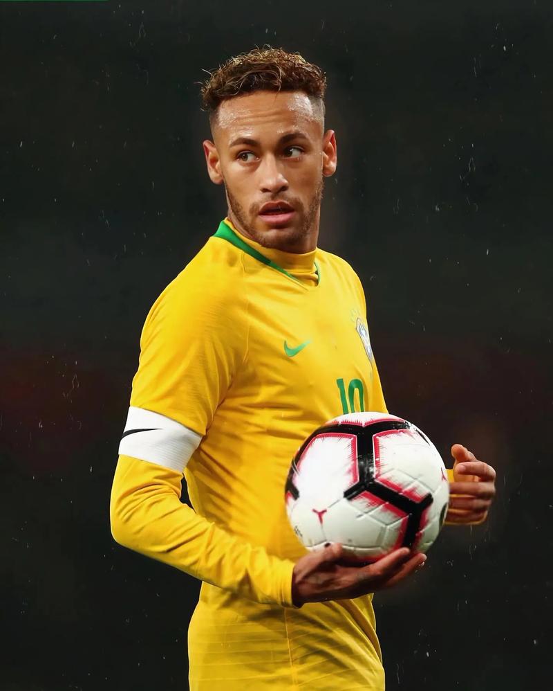 世体：沙特方面确认，明年夏天才会和莱万、吕迪格等谈转会（世体：沙特确认，明夏才与莱万、吕迪格等商谈转会）