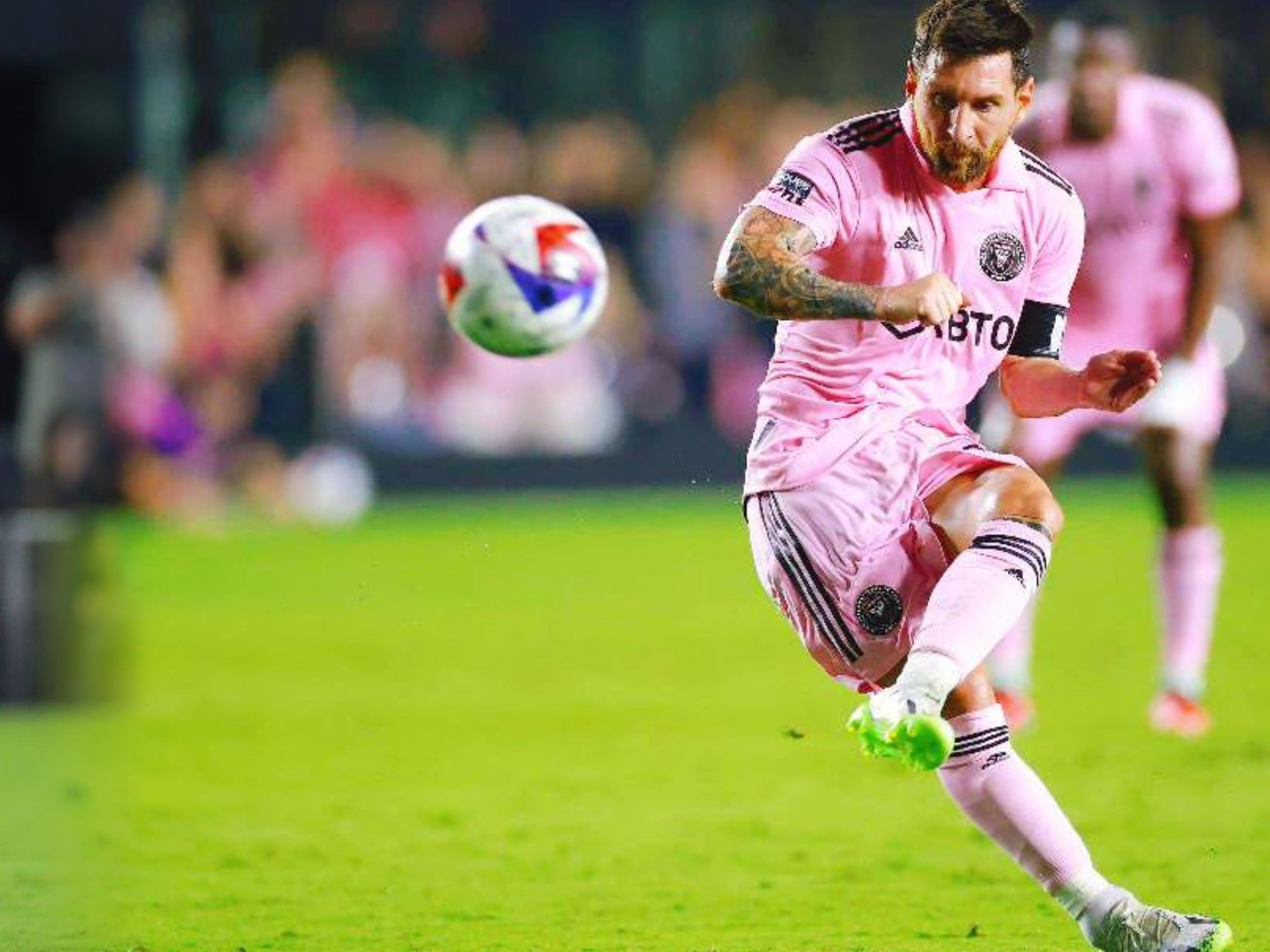 懂球帝MVP丨法比奥：现在回看足协杯夺冠视频，我还是会很激动（懂球帝MVP丨法比奥：重温足协杯夺冠瞬间，依旧热血澎湃）