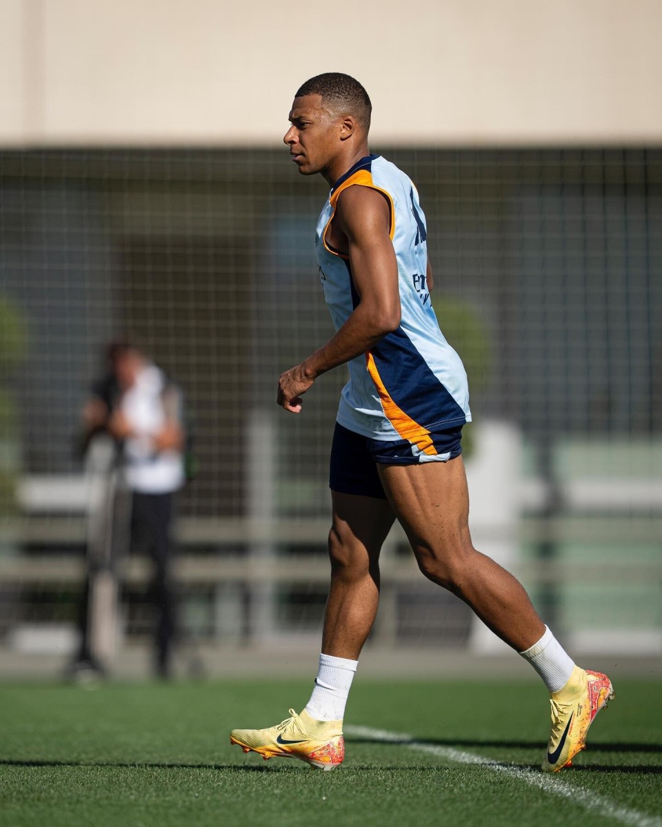 不到24岁！杰伦·约翰逊成为历史上砍下20+15+15最年轻前锋（未满24岁！杰伦·约翰逊成史上最年轻完成20+15+15的前锋）